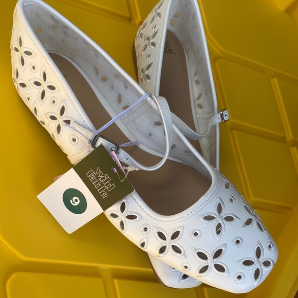 Wild Fable White Cutout Mary Jane Flats - Picture 2 of 3